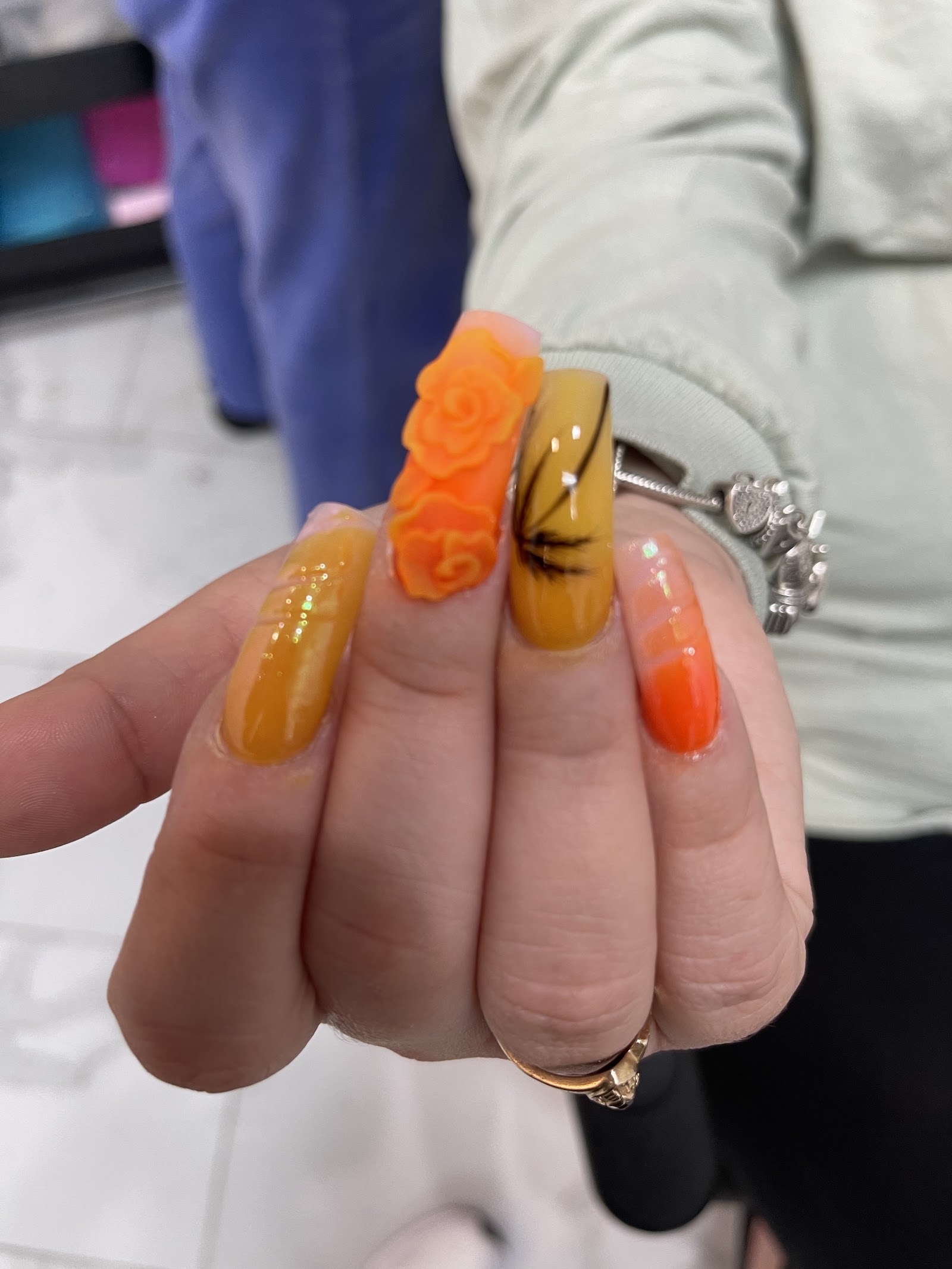 Sun Nails & Spa nail photo 8
